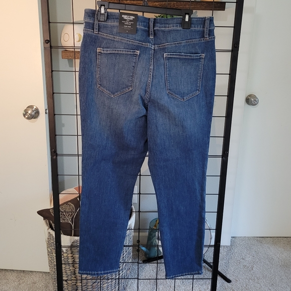 Vera Wang Power Stretch Jeans - Picture 5 of 6